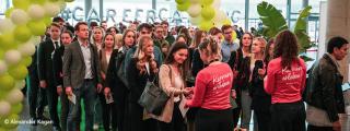 Banner zeigt Foto von der Messe Career Calling