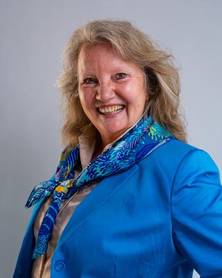 Portraitfoto von Daniela Neundlinger Schalleschak
